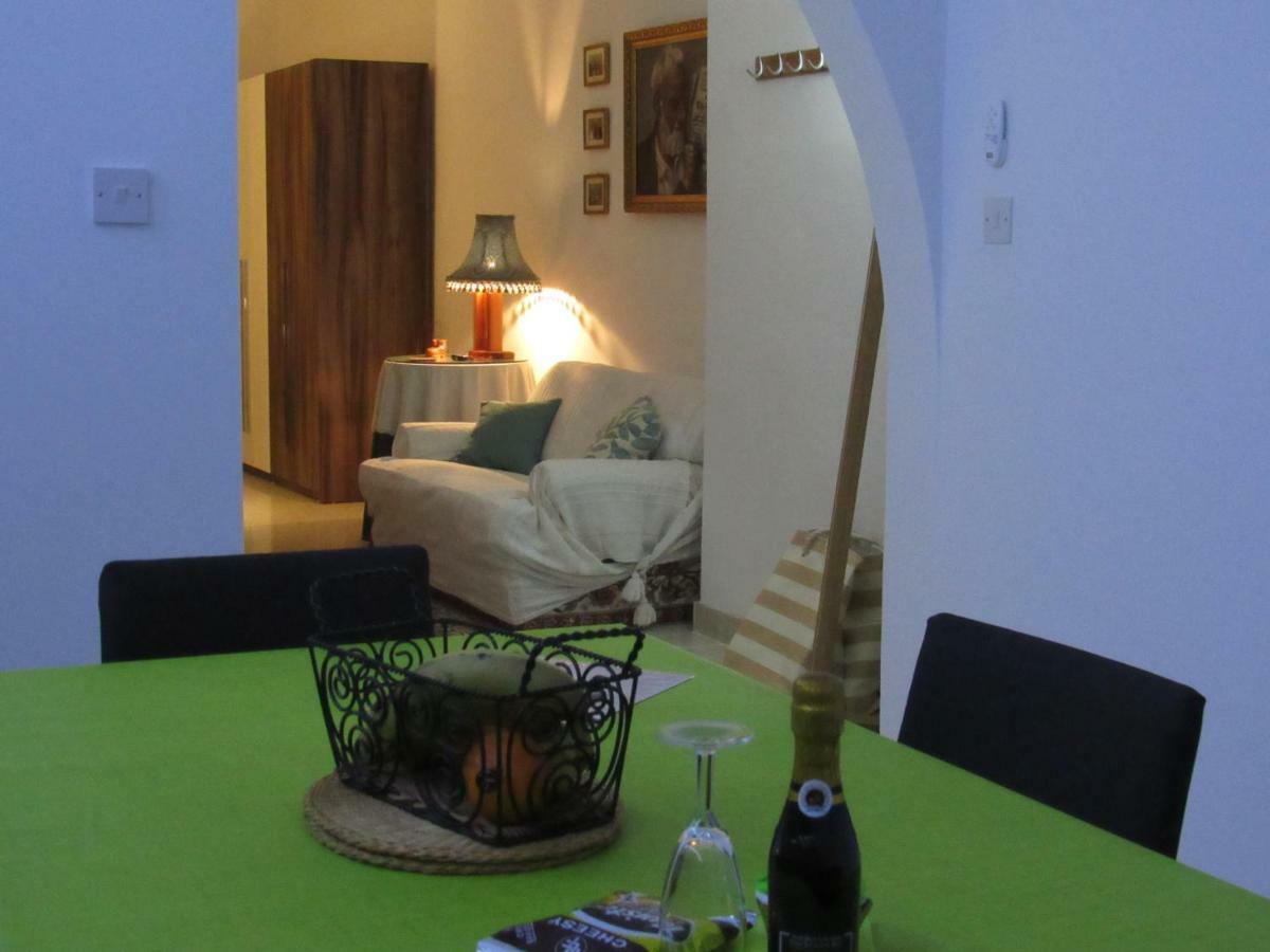 Central Studio Apartment Santa Vennera Exterior foto